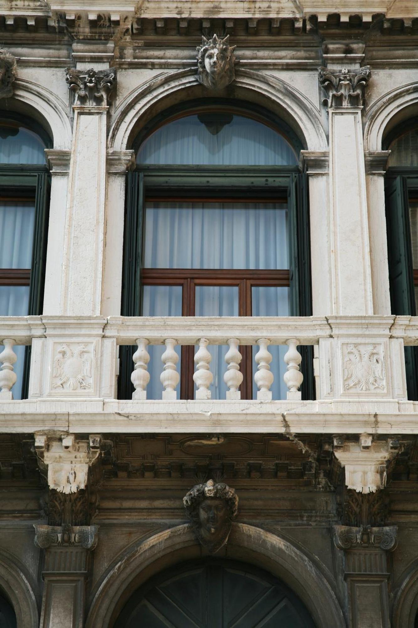 Ca Lezze Bell'Appartamento Nel Cuore Di Venezia Exterior photo