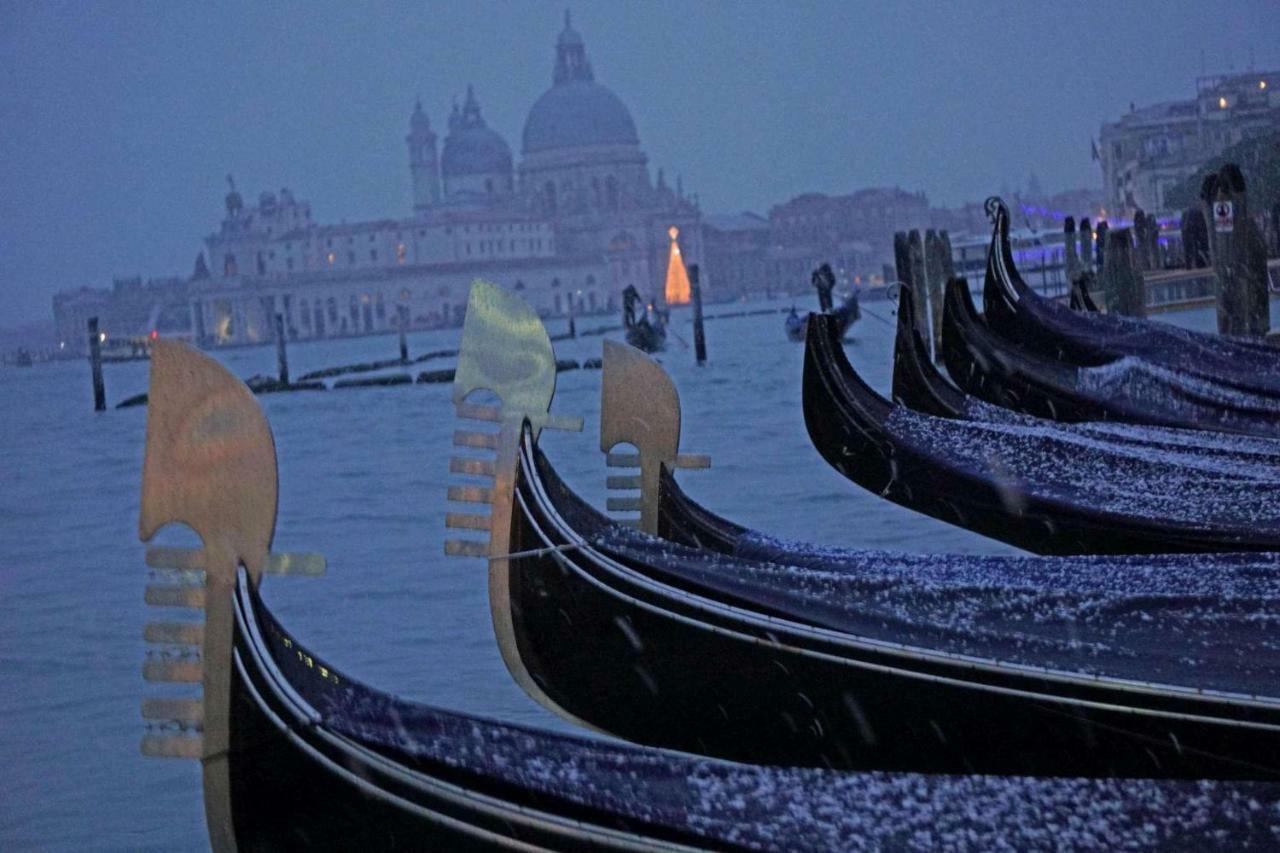 Ca Lezze Bell'Appartamento Nel Cuore Di Venezia Exterior photo